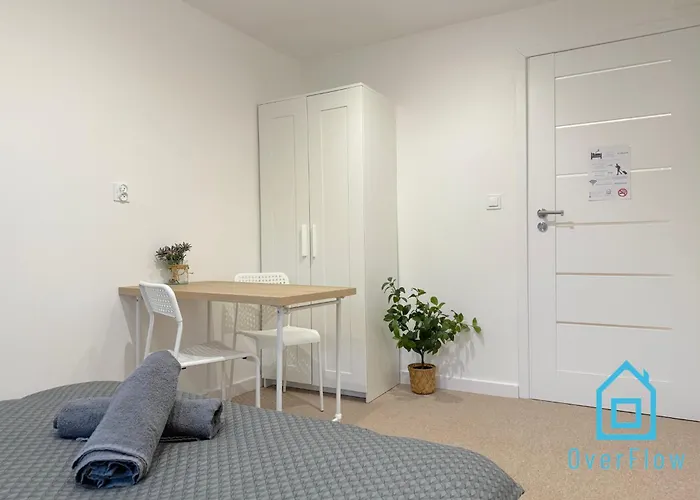 Coral Room - 1 Km To Baltic Sea & 15 Minutes To Gdansk Old Town